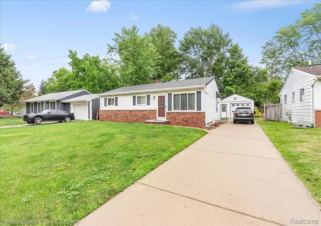 Photo 3 of Single family home for sale at 5309 Granger Dr, Lansing, MI 48911 | MLS# 20261046225 | Listing updated on 2026-06-19