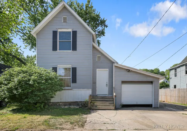 Homes for sale in Grand Rapids City Kent, MI | 430 Fernando St Ne, Grand Rapids City Kent, MI 49505 | MLS# 65026030404