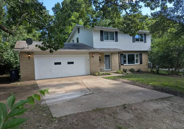 1st image of 2731 Valley Dr, Ann Arbor, MI 48103 | MLS# 81026030416