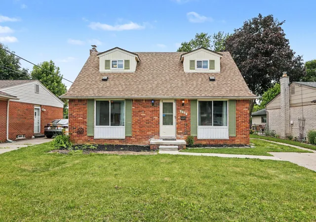 3rd image of 8485 Forrest Dr, Canton, MI 48187 | MLS# 81026030417
