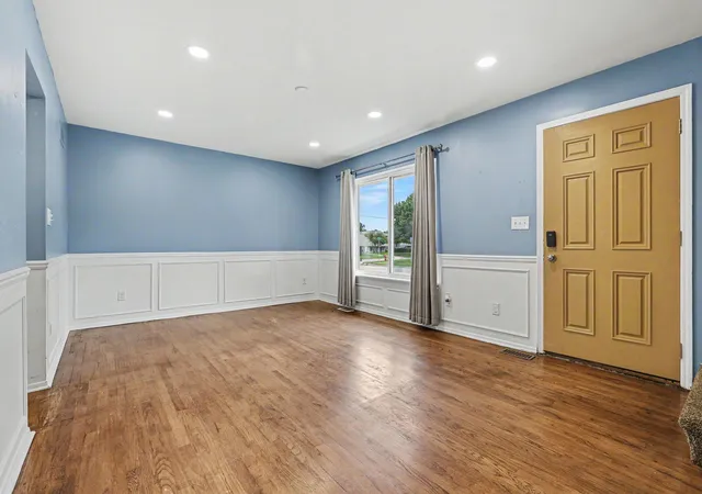 5th image of 8485 Forrest Dr, Canton, MI 48187 | MLS# 81026030417