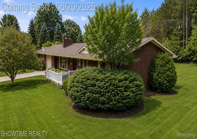Homes for sale in Lapeer Township Lapeer, MI | 1661 Madeline Dr, Lapeer Township Lapeer, MI 48446 | MLS# 20261046238
