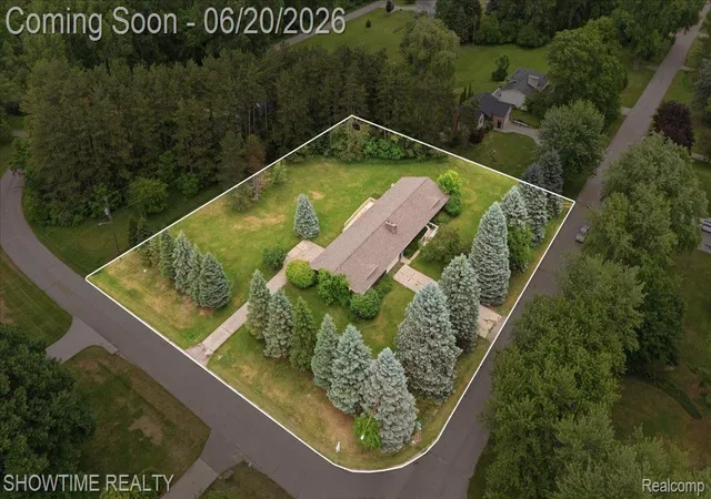 Homes for sale in Lapeer Township Lapeer, MI | 1661 Madeline Dr, Lapeer Township Lapeer, MI 48446 | MLS# 20261046238