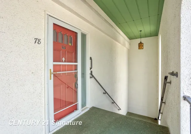 Listing Photo 5 - Condo for sale in building located at 719 Kennely Rd, Saginaw, MI 48609