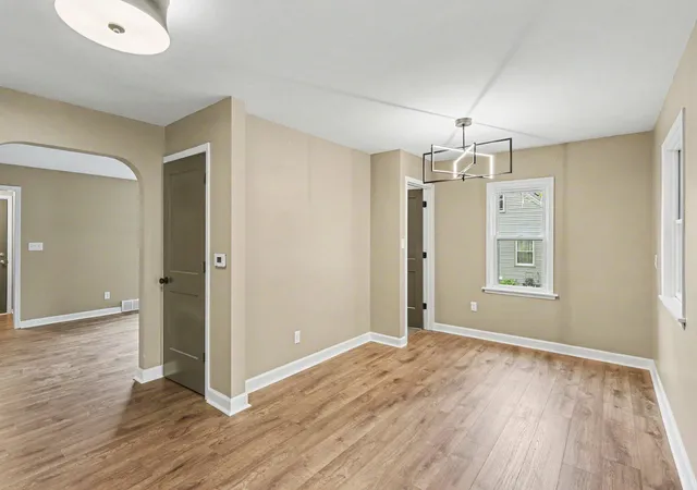 5th image of 2215 Coolidge St, Lansing, MI 48906 | MLS# 65026030423