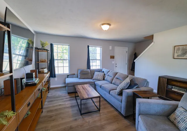 3rd image of 25091 Front Ave, Mattawan, MI 49071 | MLS# 66026030424