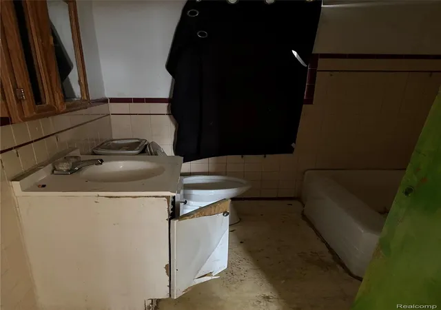 Photo 4 of Single family home for sale at 11316 College St, Detroit, MI 48205 | MLS# 20261046241 | Listing updated on 2026-09-17