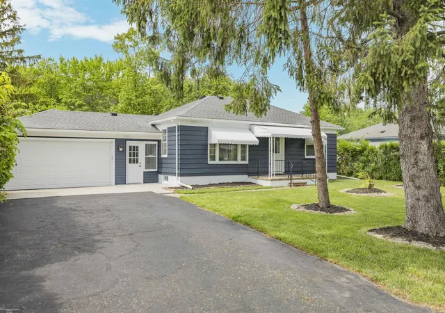 Photo 3 of Single family home for sale at 23030 Masonic Blvd, Saint Clair Shores, MI 48082 | MLS# 58050211956 | Listing updated on 2026-07-21