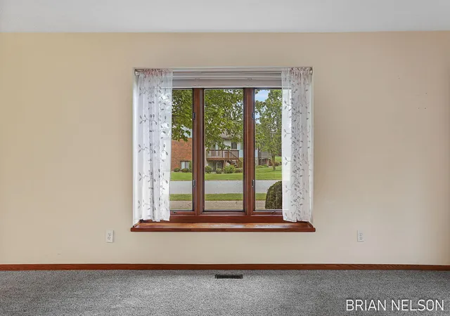 3rd image of 205 Parkside Dr, Zeeland, MI 49464 | MLS# 71026030440
