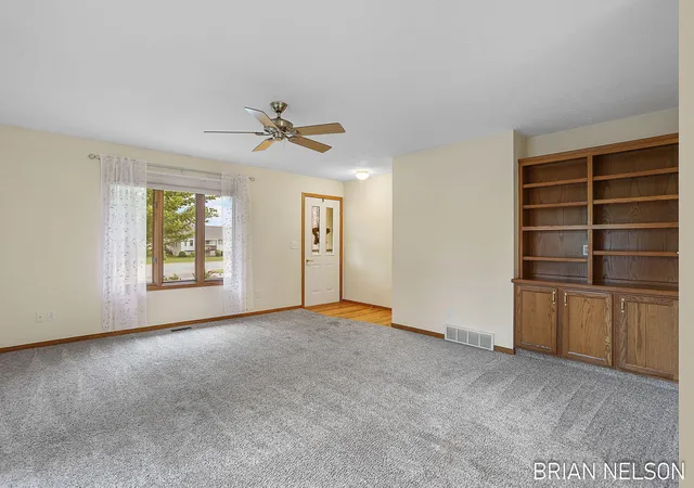 4th image of 205 Parkside Dr, Zeeland, MI 49464 | MLS# 71026030440