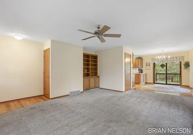 5th image of 205 Parkside Dr, Zeeland, MI 49464 | MLS# 71026030440