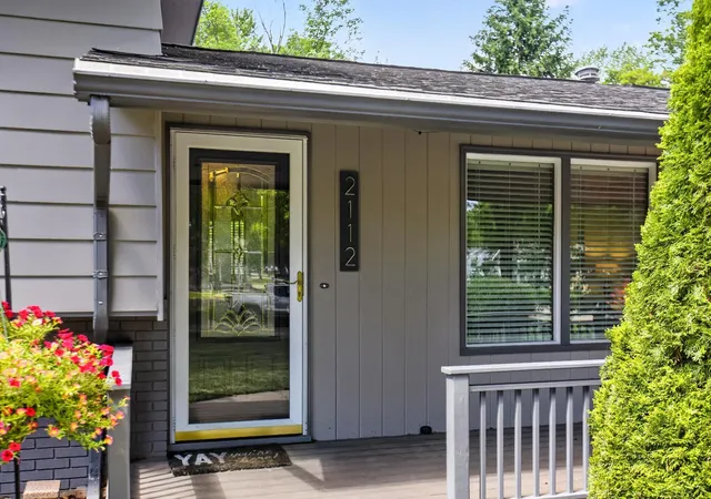 Photo 3 of Single family home for sale at 2112 Hillgrove Pkwy, Midland, MI 48642 | MLS# 61050211957 | Listing updated on 2026-06-19