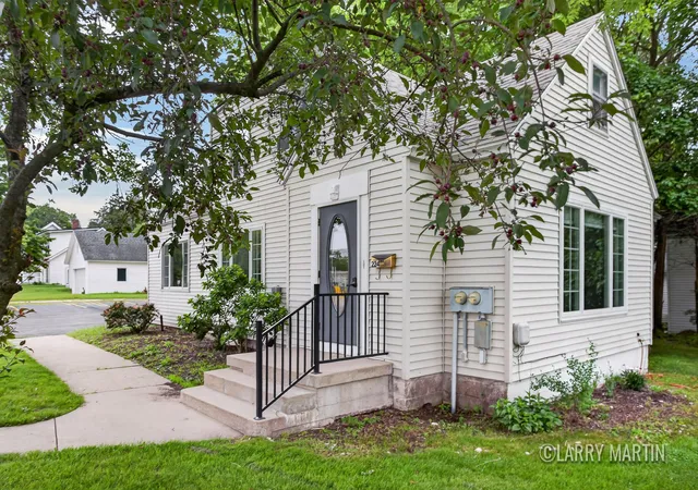 2nd image of 224 S Weaver Ave, Fremont, MI 49412 | MLS# 65026030447