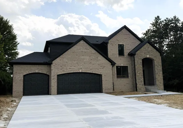 Photo 4 of Single family home for sale at 1612 Royal Birkdale Dr, Oxford, MI 48371 | MLS# 58050211964 | Listing updated on 2026-08-31