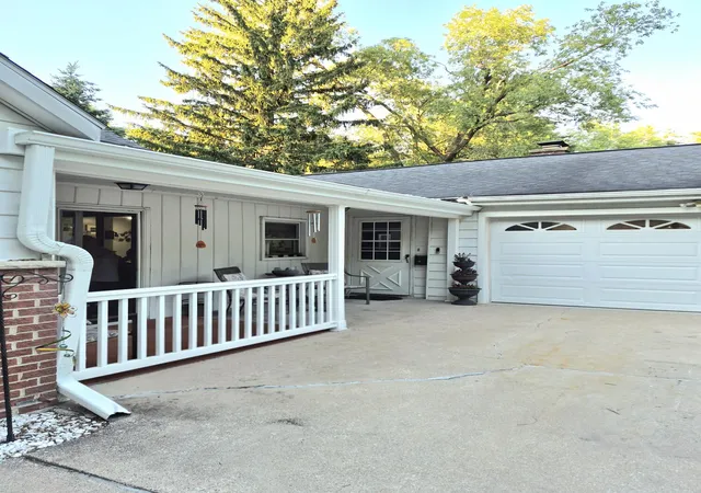 Homes for sale in Kalamazoo Charter Township Kalamazoo, MI | 1320 Nazareth Rd, Kalamazoo Charter Township Kalamazoo, MI 49048 | MLS# 66026030450