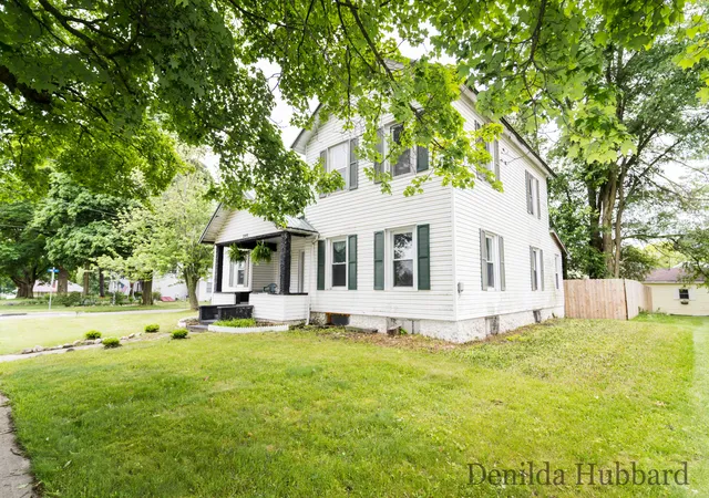 Homes for sale in Unknown Out Of State, MI | 205 N Lincoln Ave, Unknown Out Of State, MI 48850 | MLS# 65026030454