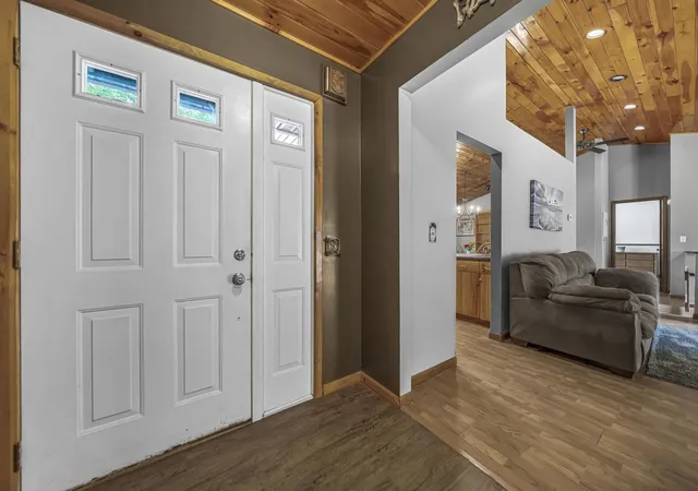 Photo 4 of Single family home for sale at 804 Arbutus Dr, Cadillac, MI 49601 | MLS# 78080069932 | Listing updated on 2026-09-07