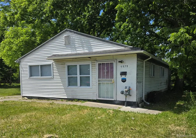Photo 3 of Single family home for sale at 9979 Montrose St, Detroit, MI 48227 | MLS# 20261046299 | Listing updated on 2026-06-19