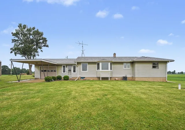 Photo 2 of Single family home for sale at 12354 Gardner Rd, Buchanan, MI 49107 | MLS# 69026030479 | Listing updated on 2026-06-20