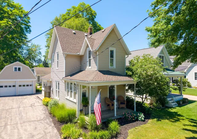 1st image of 862 Saint Joseph St, South Haven, MI 49090 | MLS# 71026030482
