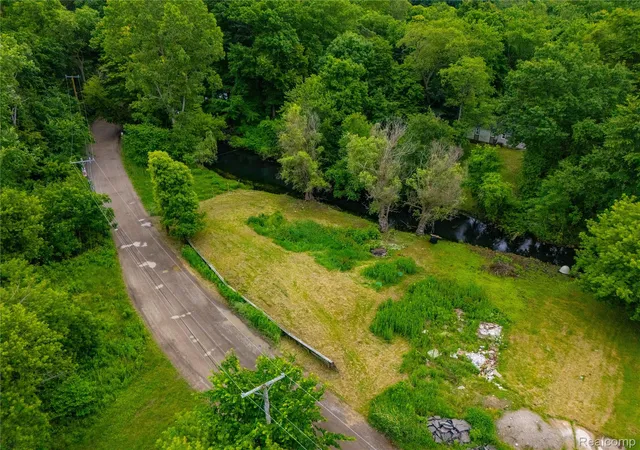 image of 9731 Portage Trl, White Lake, MI 48386 | MLS# 20261046313