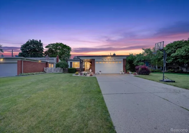 Photo 2 of Single family home for sale at 33879 Brookshire Dr, Sterling Heights, MI 48312 | MLS# 20261046314 | Listing updated on 2026-08-25