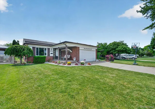 Photo 3 of Single family home for sale at 33879 Brookshire Dr, Sterling Heights, MI 48312 | MLS# 20261046314 | Listing updated on 2026-08-25