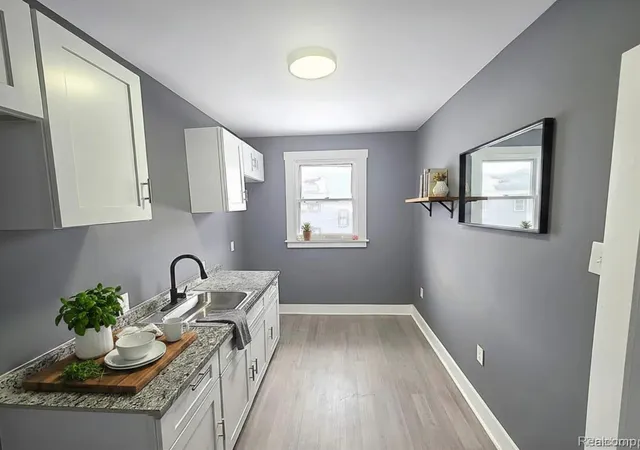 2nd image of 2676 Sturtevant St, Detroit, MI 48206