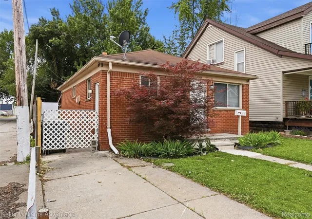 3rd image of 1303 College Ave, Lincoln Park, MI 48146 | MLS# 20261046334