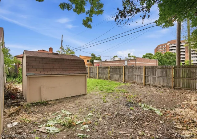 36th image of 1303 College Ave, Lincoln Park, MI 48146 | MLS# 20261046334