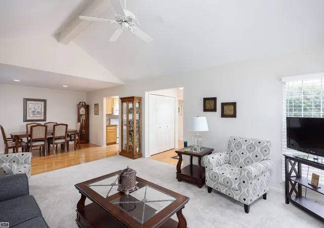 Listing Photo 5 - Condo for sale in building located at 48743 Keystone Ct, Shelby Township, MI 48315