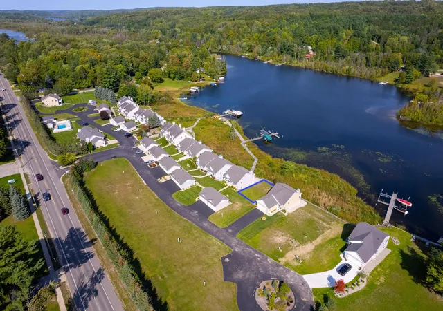 4th image of 2810 W Shore Dr, Central Lake, MI 49622 | MLS# 78080069942