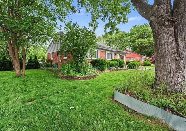 Photo 3 of Single family home for sale at 28083 Stuart Ave, Southfield, MI 48076 | MLS# 81026030529 | Listing updated on 2026-09-11