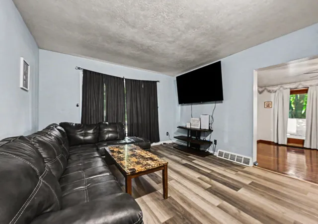 Photo 3 of Single family home for sale at 402 W Broadway St, Three Rivers, MI 49093 | MLS# 62026030537 | Listing updated on 2026-09-14