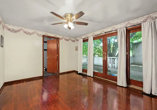 Photo 4 of Single family home for sale at 402 W Broadway St, Three Rivers, MI 49093 | MLS# 62026030537 | Listing updated on 2026-09-14