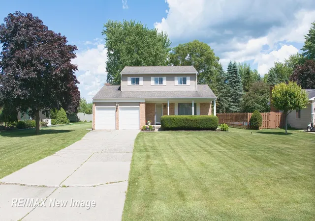 Homes for sale in Vienna Charter Township Genesee, MI | 13060 N Linden Rd, Vienna Charter Township Genesee, MI 48420 | MLS# 61050212004