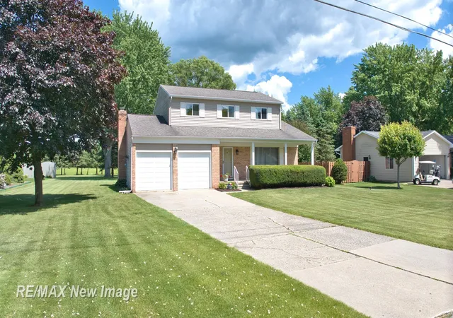 Homes for sale in Vienna Charter Township Genesee, MI | 13060 N Linden Rd, Vienna Charter Township Genesee, MI 48420 | MLS# 61050212004
