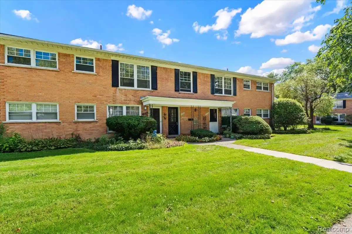Photo 1 of Condo for sale at 3220 Shenandoah Dr #11, Royal Oak, MI 48073 | MLS# 20261046378 | Listing updated on 2026-10-20