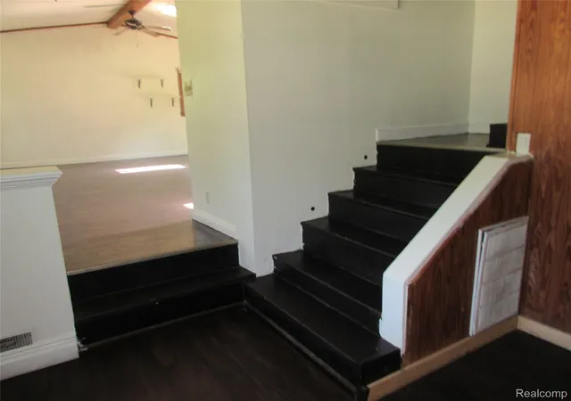 Photo 3 of Single family home for sale at 1575 Banmoor Dr, Troy, MI 48084 | MLS# 20261046379 | Listing updated on 2026-09-09
