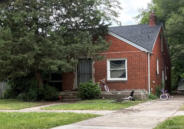 Photo 1 of Single family home for sale at 18609 Strasburg St, Detroit, MI 48205 | MLS# 20261046386 | Listing updated on 2026-08-21
