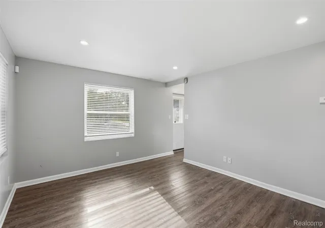 Photo 4 of Single family home for sale at 3050 Grayson St, Ferndale, MI 48220 | MLS# 20261046391 | Listing updated on 2026-06-21