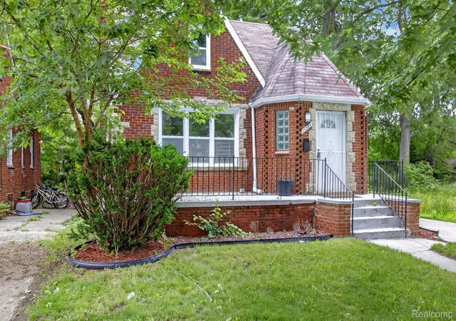 Photo 1 of Single family home for sale at 15784 Pinehurst St, Detroit, MI 48238 | MLS# 20261046393 | Listing updated on 2026-08-20