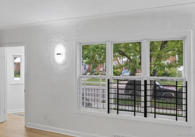 Photo 4 of Single family home for sale at 15784 Pinehurst St, Detroit, MI 48238 | MLS# 20261046393 | Listing updated on 2026-08-20