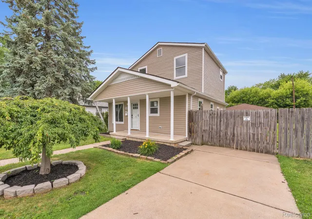 Photo 4 of Single family home for sale at 6530 Madison St, Taylor, MI 48180 | MLS# 20261046396 | Listing updated on 2026-06-20