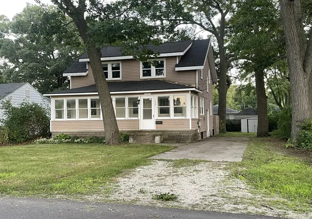 1st image of 1534 Cedar St Ne, Grand Rapids, MI 49503 | MLS# 65026030554