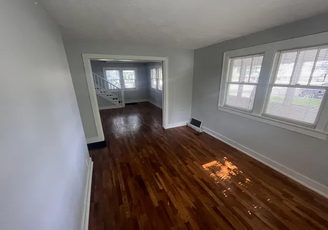 2nd image of 1534 Cedar St Ne, Grand Rapids, MI 49503 | MLS# 65026030554