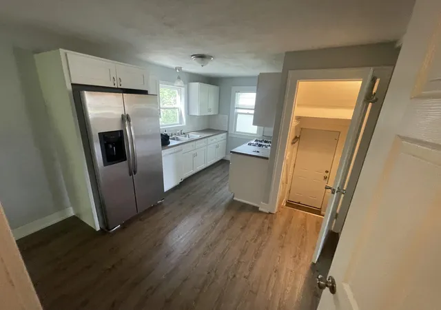3rd image of 1534 Cedar St NE, Grand Rapids, MI 49503 | MLS# 65026030554