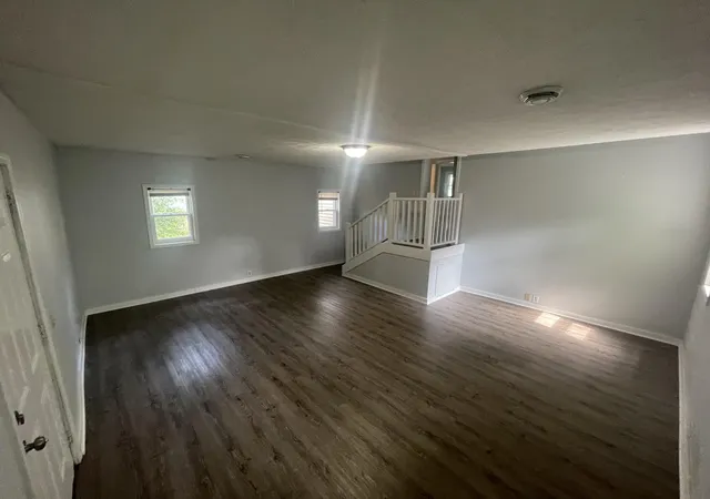 4th image of 1534 Cedar St NE, Grand Rapids, MI 49503 | MLS# 65026030554
