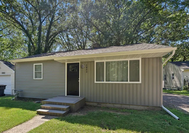 Homes for sale in St Joseph Charter Township Berrien, MI | 1052 Woodward Ave, St Joseph Charter Township Berrien, MI 49022 | MLS# 69026030556