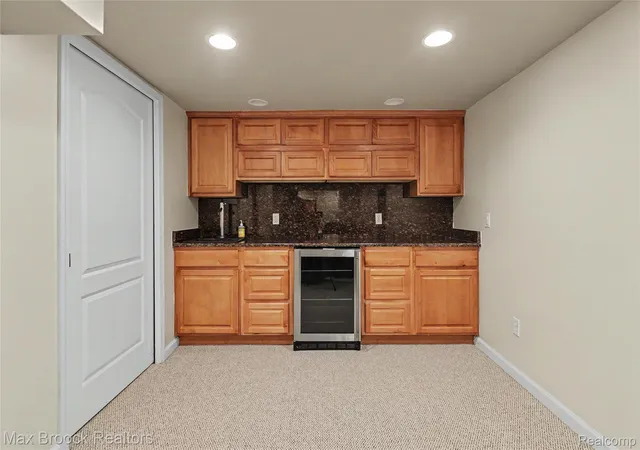 2nd image of 1669 Wimbledon Dr, Walled Lake, MI 48390